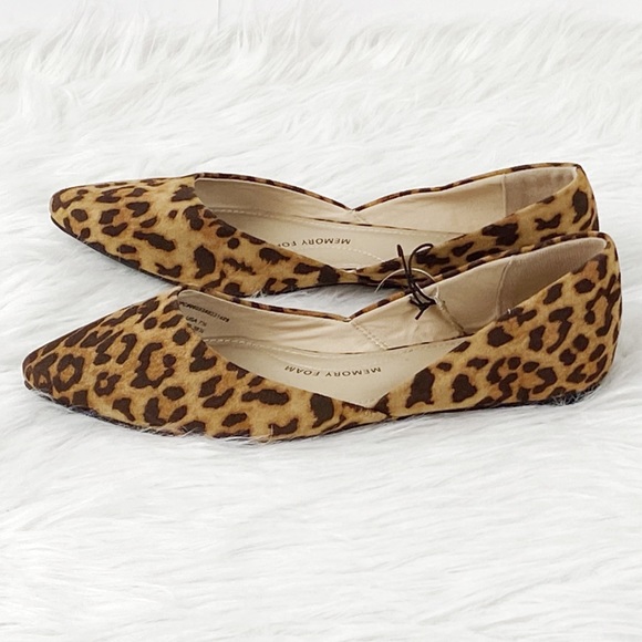 🎊HP🥳Time and True Leopard Pointed Toe Flats - Picture 3 of 5